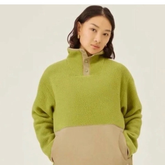 allbirds Sweaters - Allbirds Green and Tan Women's Turtleneck Sweater